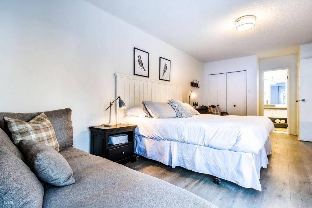 Chic Mt-tremblant With View On The By Denstays * Mont-Tremblant
