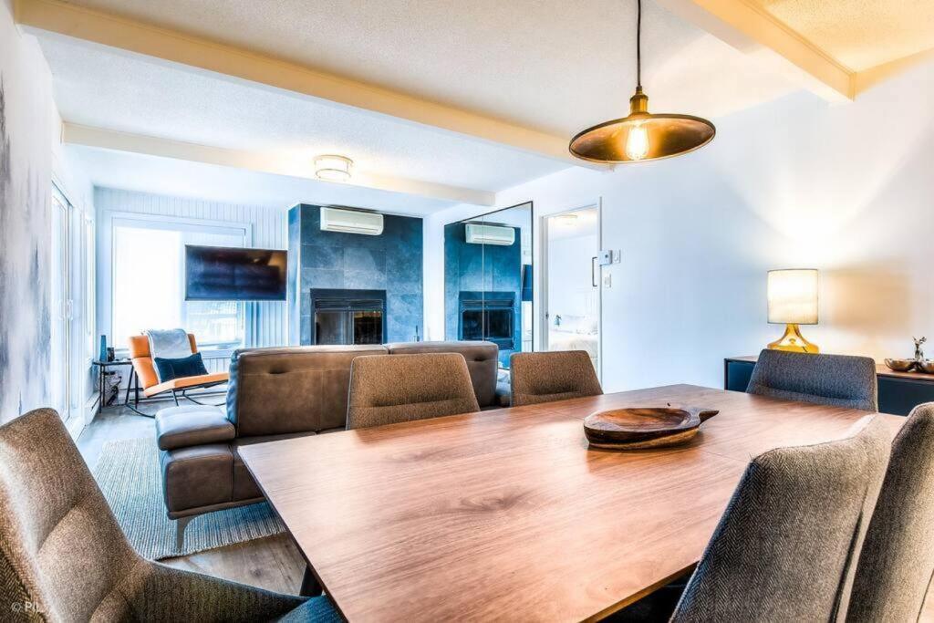 Chic Mt-tremblant With View On The By Denstays Apartment